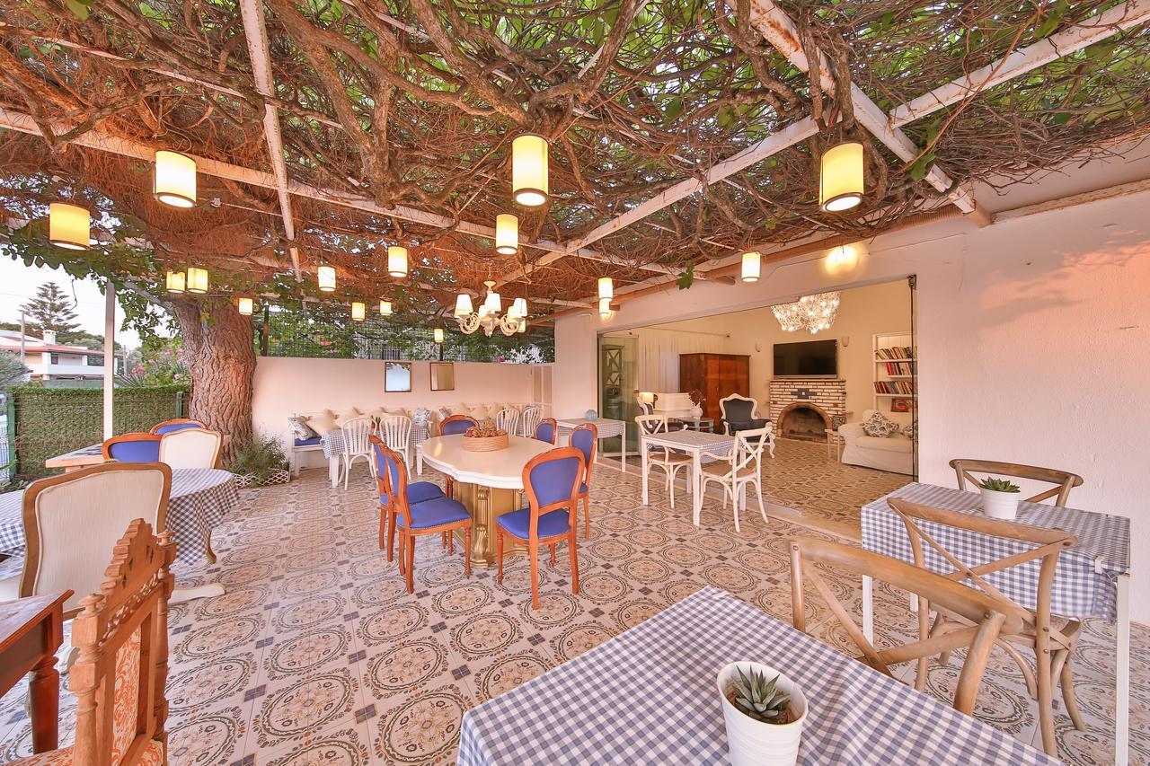 Palas Ilica Çeşme Exterior foto